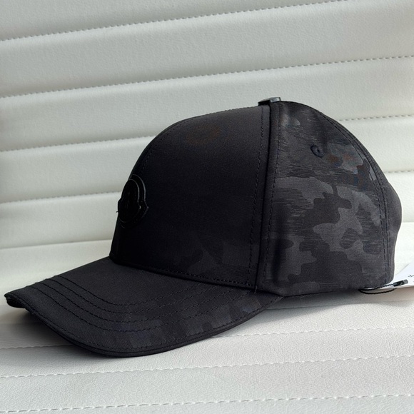 Moncler Logo Camouflage Hat - Picture 4 of 9
